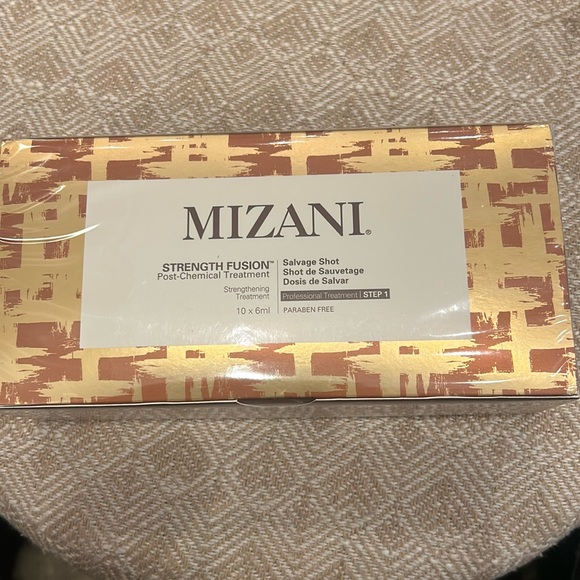 Mizani strength shot treatment - Picture 1 of 3